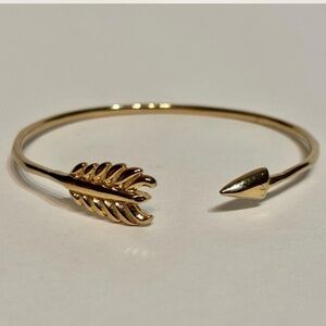 ✨ Stella & Dot Arrow Open Cuff Bracelet ✨